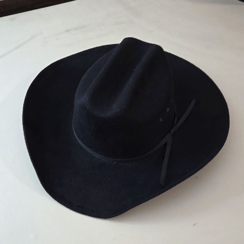 Black cowboy hat size large.